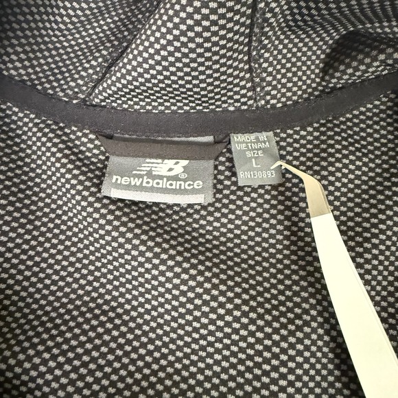 New Balance Running Hood Jacket Black Womens Sz L Fit M *Tall/Long Zip Pockets - Picture 8 of 9